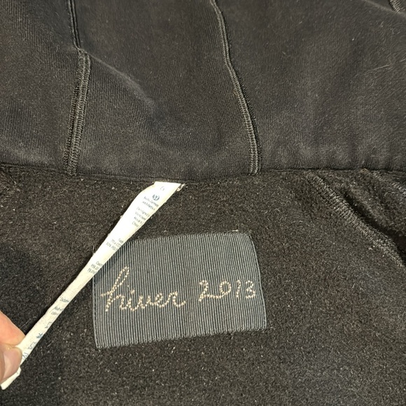 Rare lululemon scuba sweatshirt - Picture 4 of 4